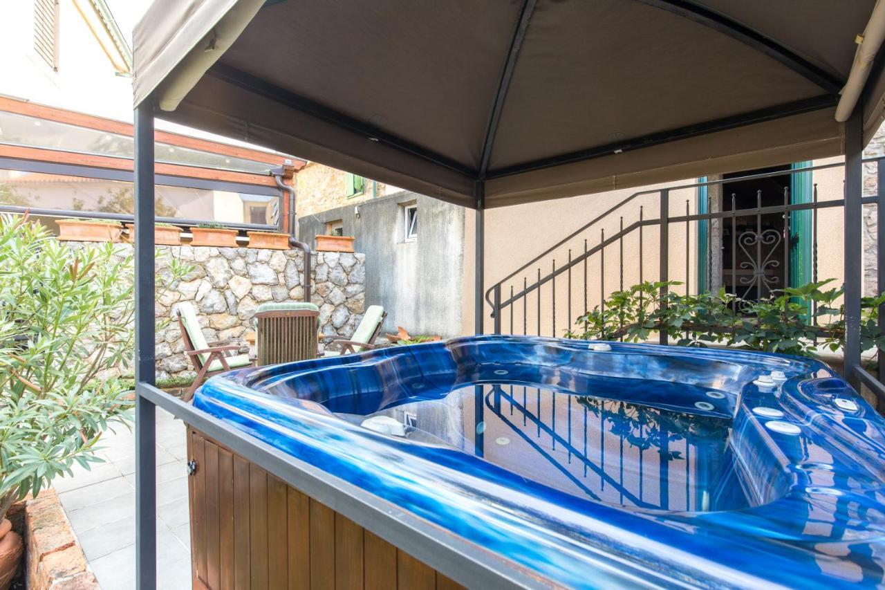 Holiday Home Bozanic Връбник Екстериор снимка