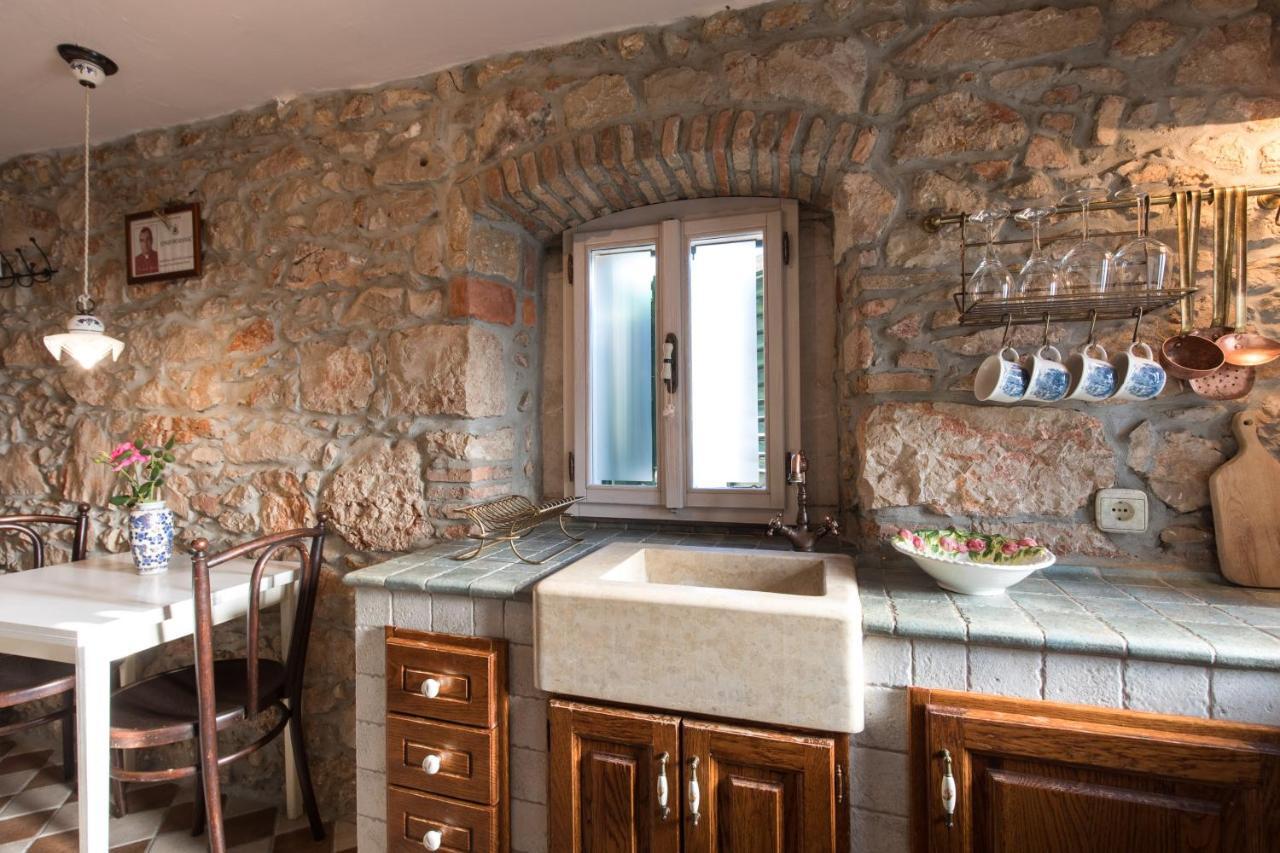 Holiday Home Bozanic Връбник Екстериор снимка