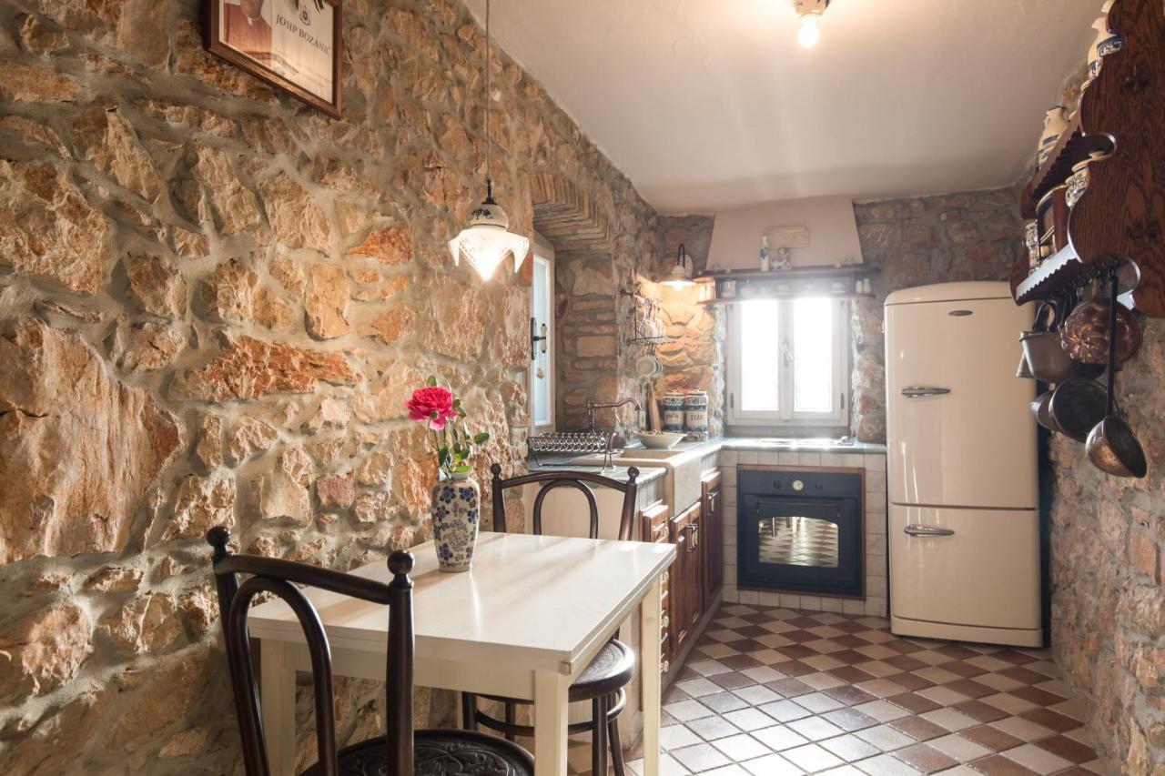 Holiday Home Bozanic Връбник Екстериор снимка