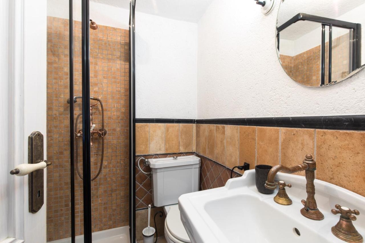 Holiday Home Bozanic Връбник Екстериор снимка