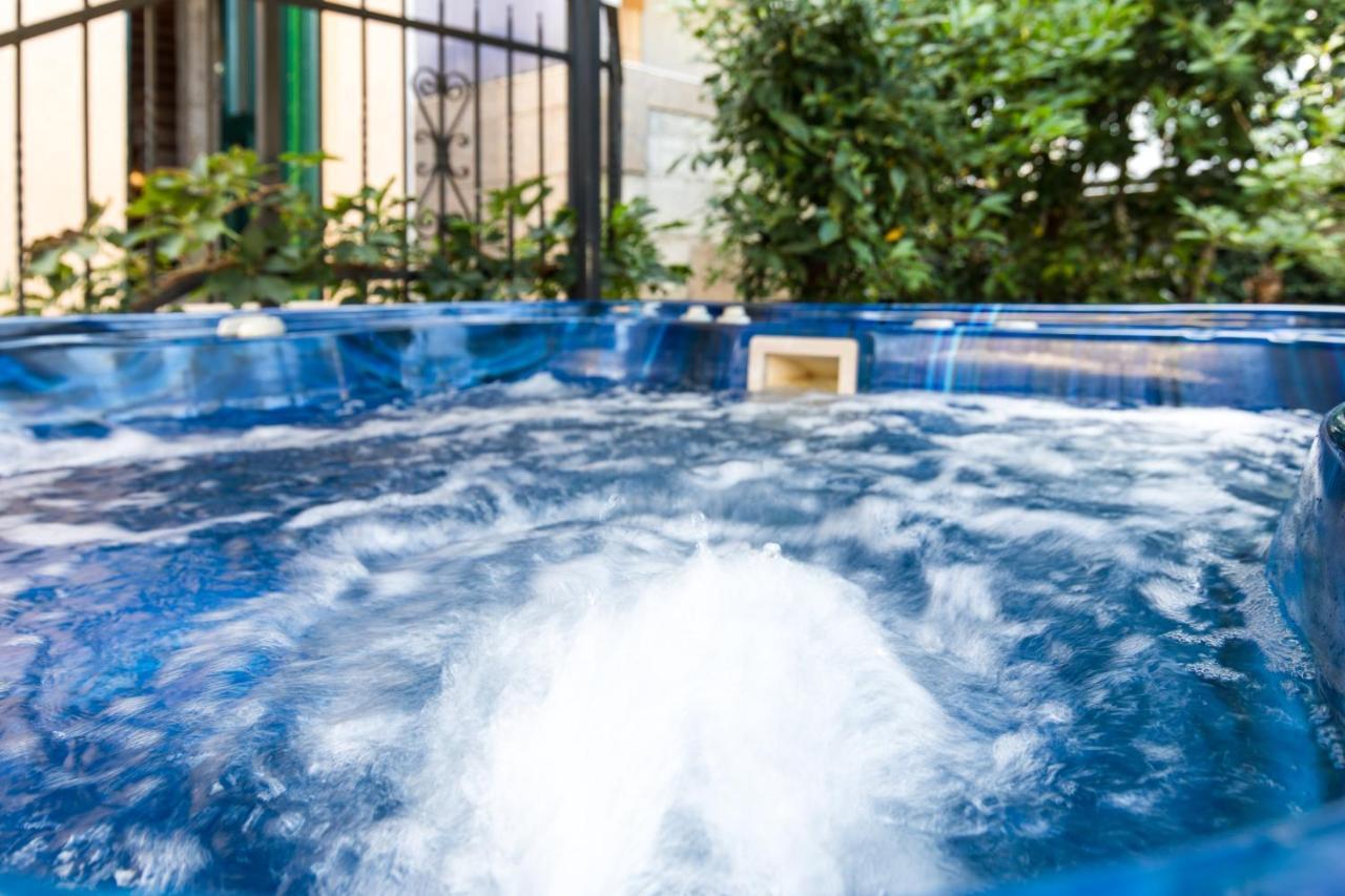 Holiday Home Bozanic Връбник Екстериор снимка