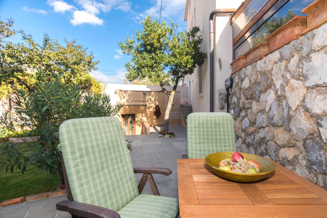 Holiday Home Bozanic Връбник Екстериор снимка