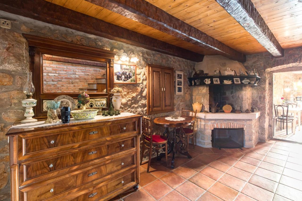 Holiday Home Bozanic Връбник Екстериор снимка