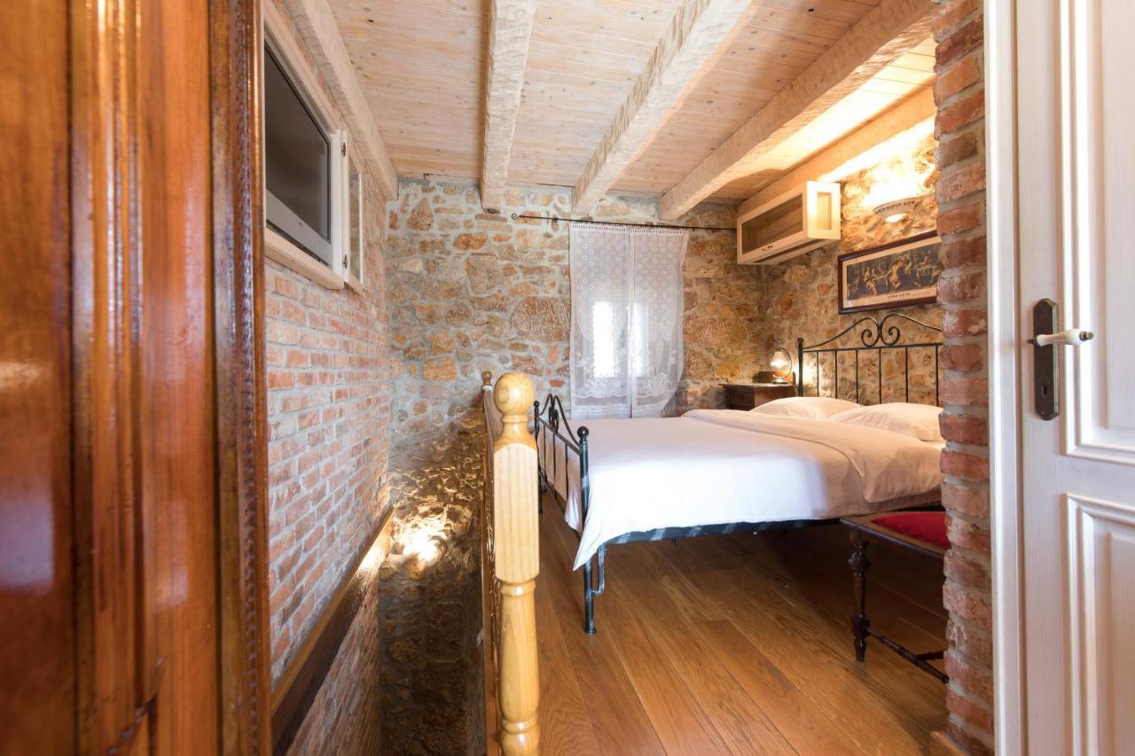 Holiday Home Bozanic Връбник Екстериор снимка